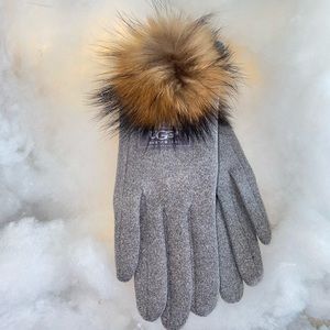 UGG gloves, screen friendly finger tap